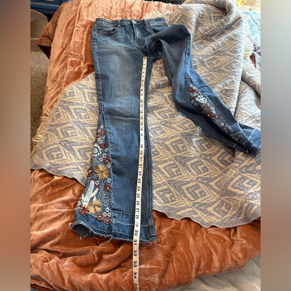 Embroidered 🌵 Floral Western Flare Women Jeans - Blue Denim - Picture 4 of 9
